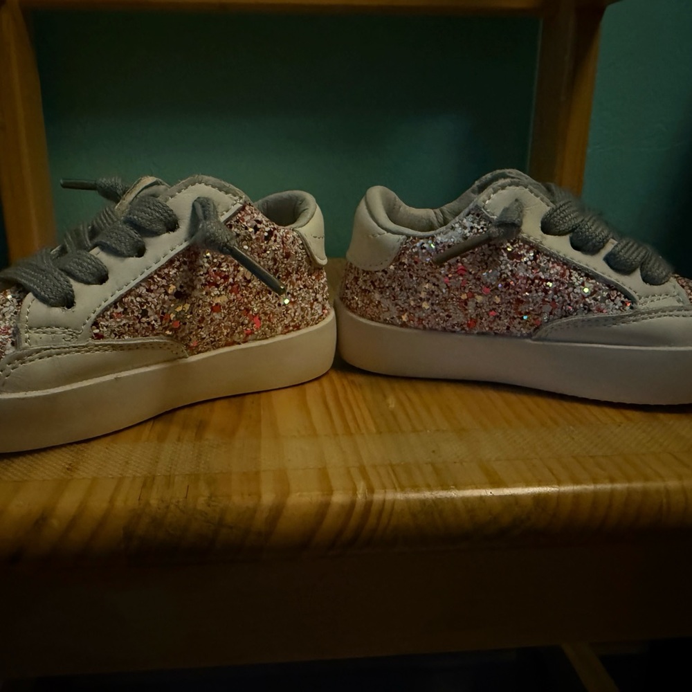 Glittery Kids Sneakers with Gray Laces